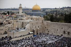 gerusalemme, il famoso muro del pianto, luogo di culto degli ebrei